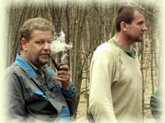 Brigádnici - stavba krmelca