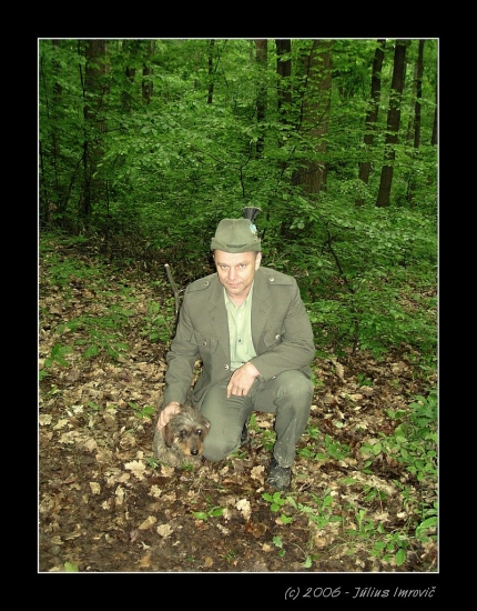 Drsnosrstý jazvečík