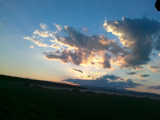 Večer nad letiskom