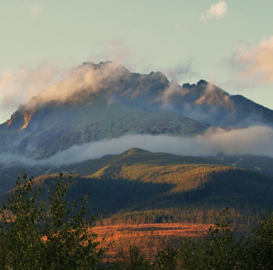 najvyšší sa mračí ...