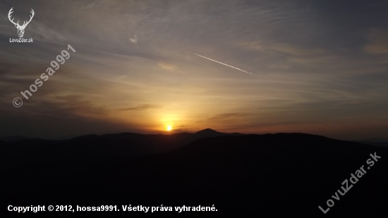 východ slnka nad Strážovom