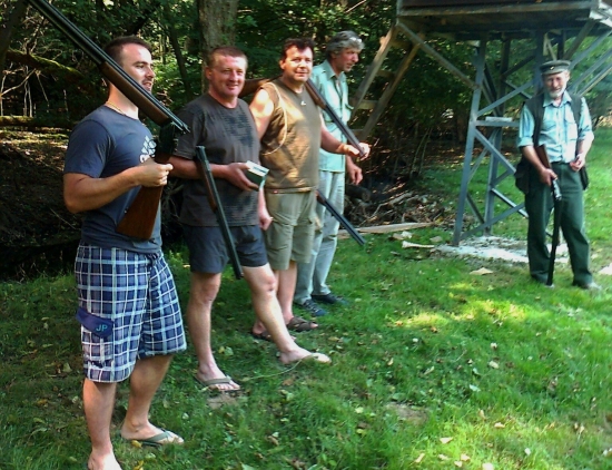 Stretnutie s piateľmi na strelnici