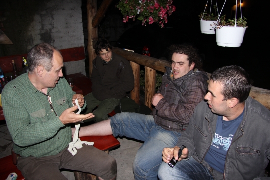 ta noha je v kelu :D casanova doskákal :D