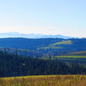 Dedinka v údolí...