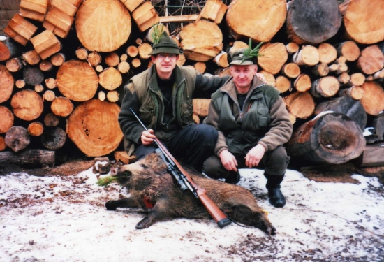 Oco a Rasťo s diviakom