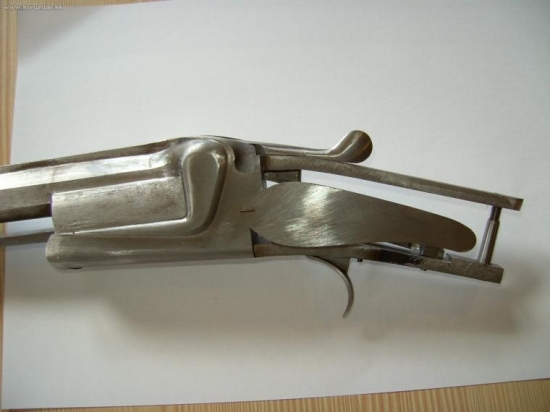 Výroba kohútkovej zlamovacej guľovnice v Suhle,dopasovanie spúšťového mechanizmu