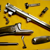 Výroba kohútkovej zlamovacej guľovnice v Suhle, pripravená na rytie