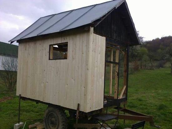 KAMARATOVI ROBIME PRECHODNÝ POBYT