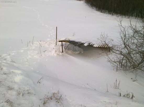 snehom zaviaty zásypec