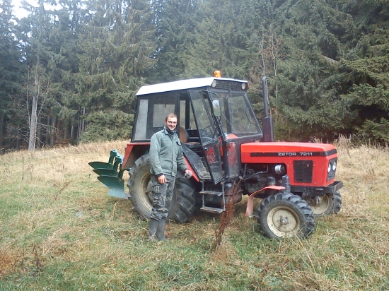 Treba políčko poorať