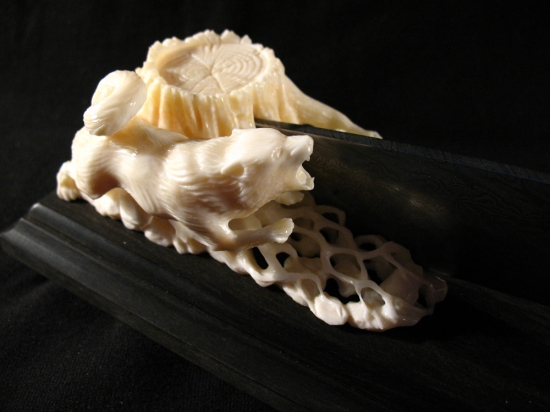 Stojan lovecký nůž