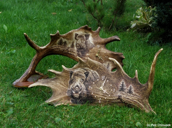 Hodiny s motivy kňoura