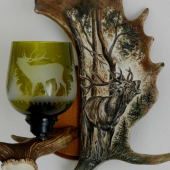 Nástěnná lampa (troubící jelen)