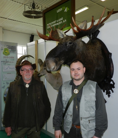 S kolegou a kamarádem řezbářem do parohu Mirkem Třmínkem