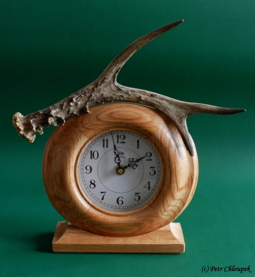 Hodiny (kapitální srnčí shoz)