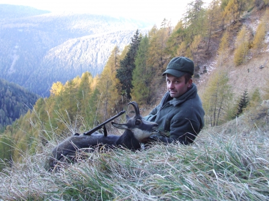 dvoj ročná kamzica a štastný strelec