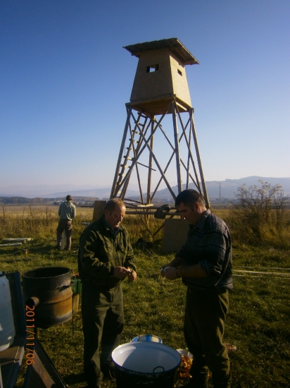Jagerek pri dokončovani posedu.