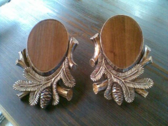 Dvojčence pod srncov so zrezanou lebkou..