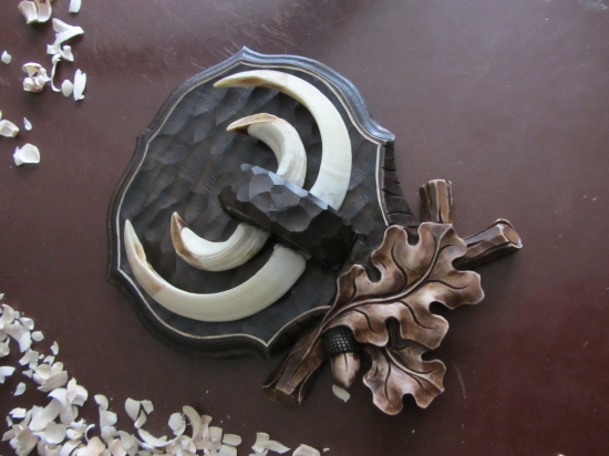 Menšia podložka pod diviačiu trofej...