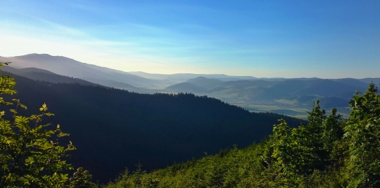 Ranné lúče nad údolím Hrona