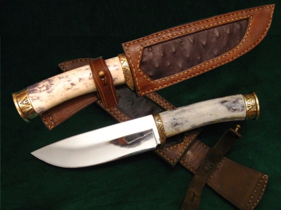 Nůž s kostěnou rukojetí