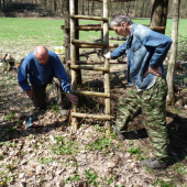 Oprava krmelca a posedu na Enkláve