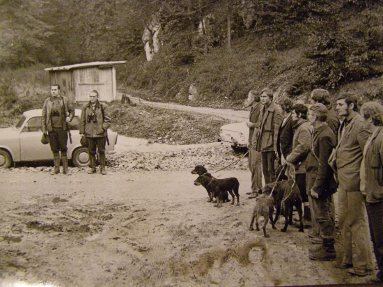 honci pred poľovačkou nastúpení