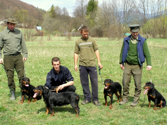 ...pre priaznivcov kopovov, foto pri obore...
