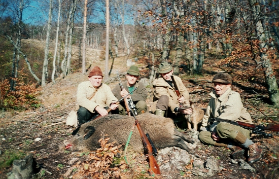 ...trošku dávnejšie, kamaráti po poľovačke...
