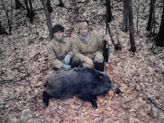 ...Silvestrovský kanec, ja,fotrík a pohodička, r. 1995...