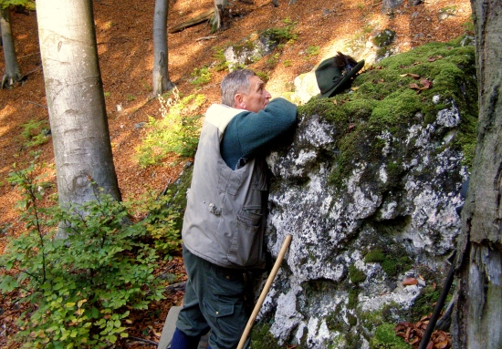 ...poľovník na štande...