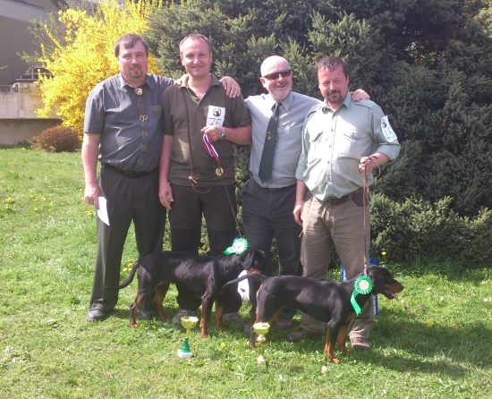 ...kopoviari a priatelia...