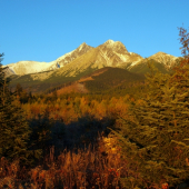 Ked sa slnko o tatry oprie