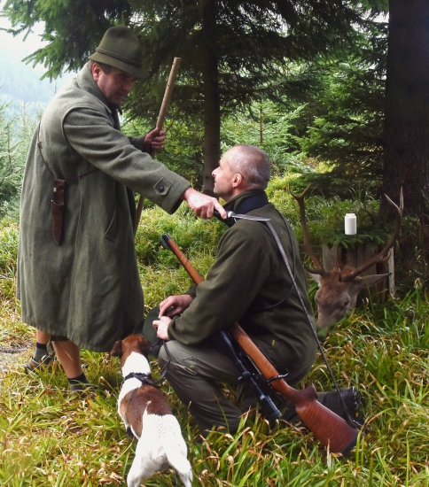 Pasování na lovce………Druhý úder jménem všech myslivců jelenářů platí...