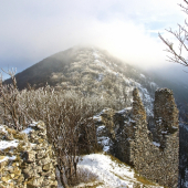 Záruby 768 m-najvyšší vrch M.Karpát z Plaveckého hradu