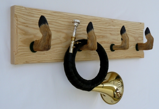 Věšák ze srnčích běhů