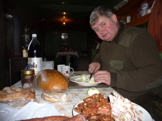 Príprava občerstvenia na sčítaní zveri