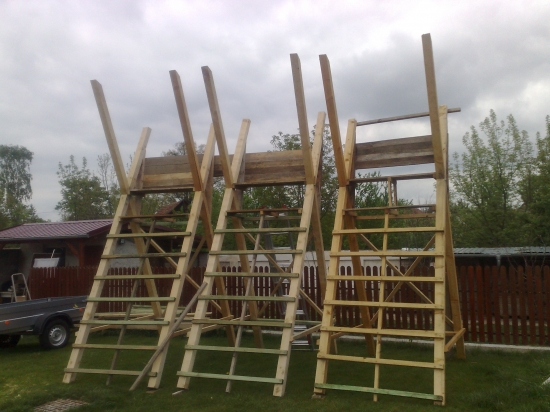 sedačky tesne pred dokončením