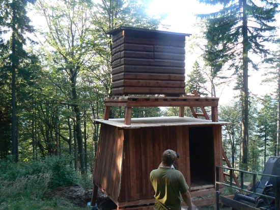 kazatelna s boudou na krmivo