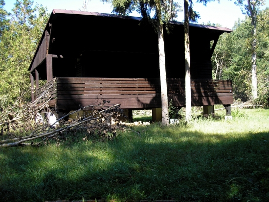 Osirela  a vykradnuta chata S.L.Malacky