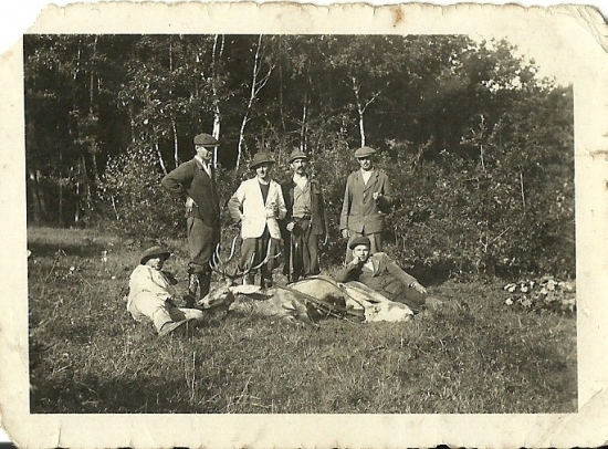 Hodejov - prastarý otec s úlovkom