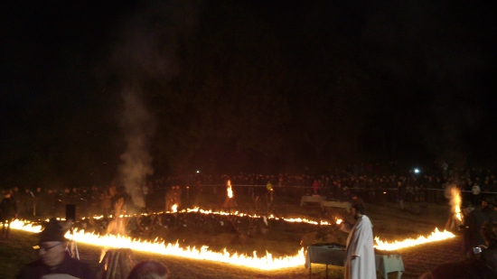 a tady jedna z večera po prave strane jde videt i papež.