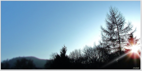 Krasne modra obloha pri zapade......