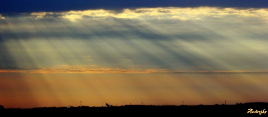 Ked luce spoza rannych mrakov vylezu....