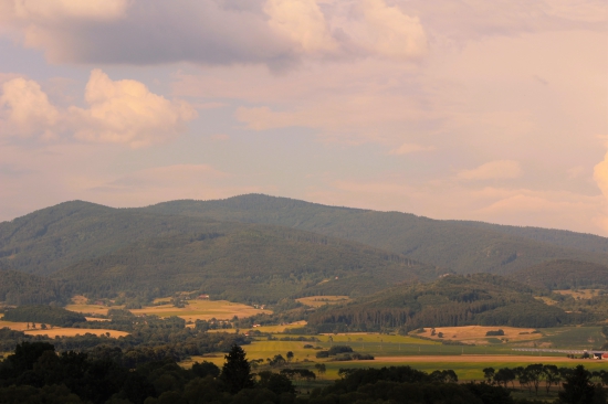 Pohľad na Poľanu z Hradnej.