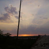 Lúče s poza oblakov