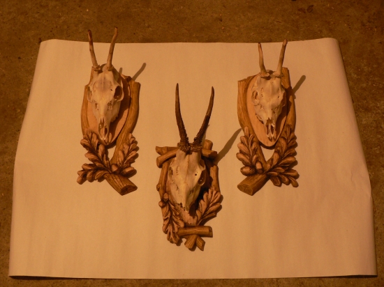 uz len na stenu a su na cestnom mieste