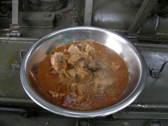 ..ešte pridať zemiačiky a papaníčko je hotové..