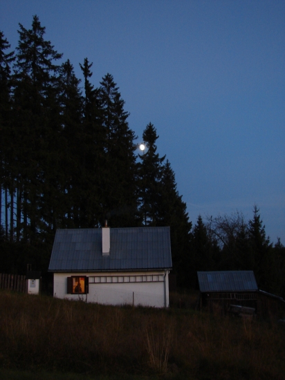 Naša chalúpka večer