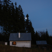 Naša chalúpka večer